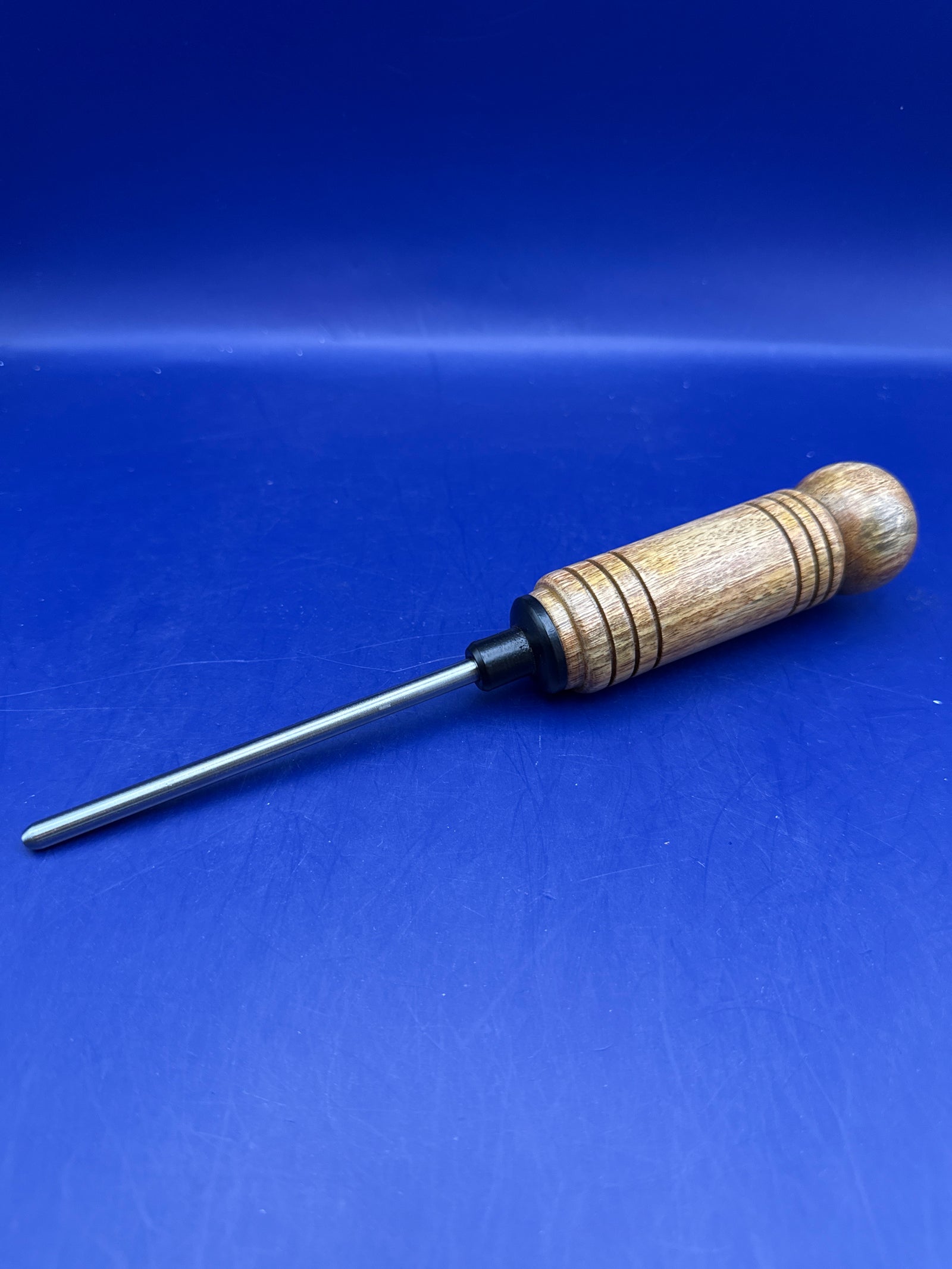 Comedy Ice Pick - LOCKING - by Viking Magic Mfg