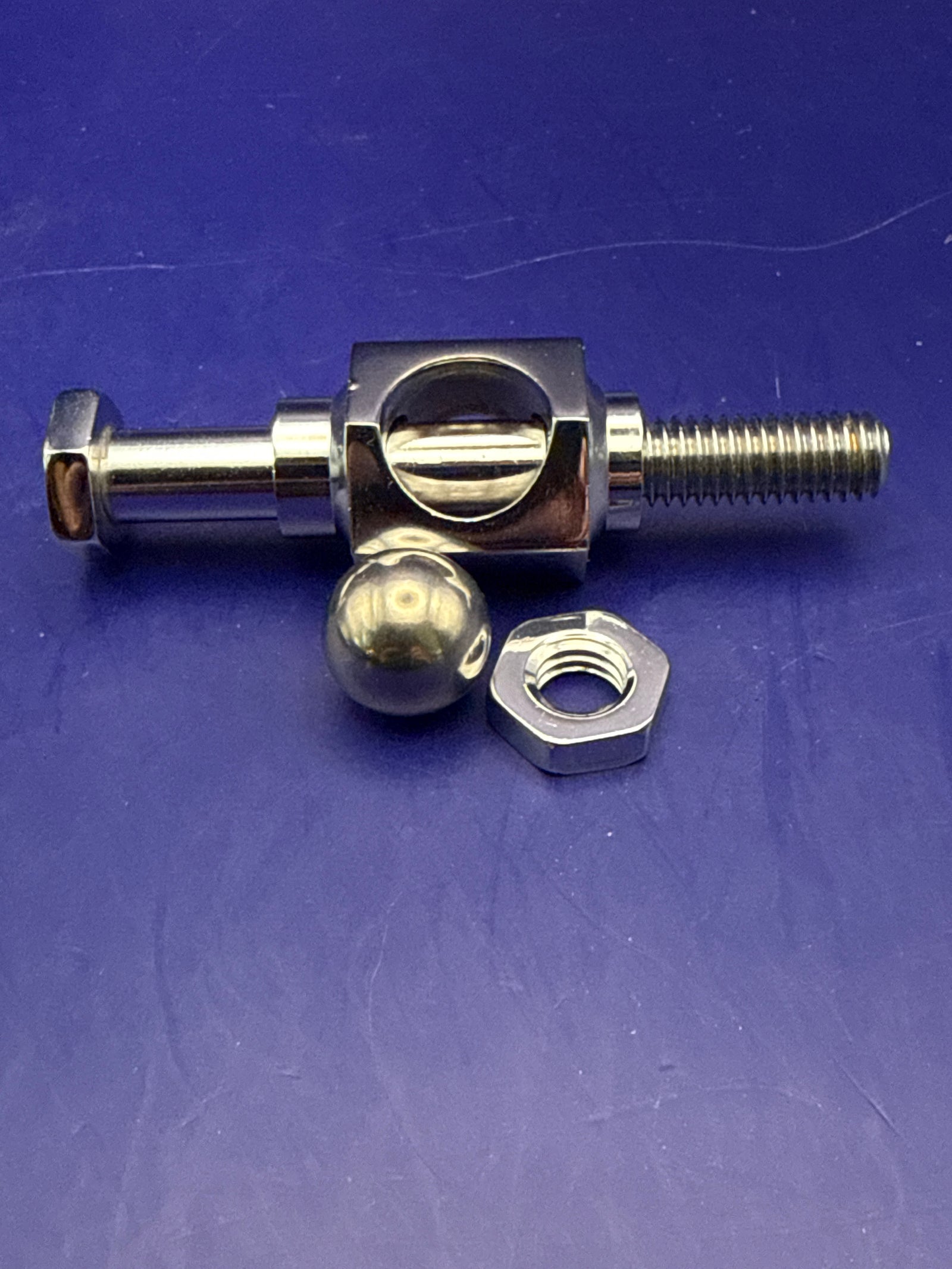 Deluxe Steel Ball Thru Bolt by Viking Magic / R.O. Magic Germany