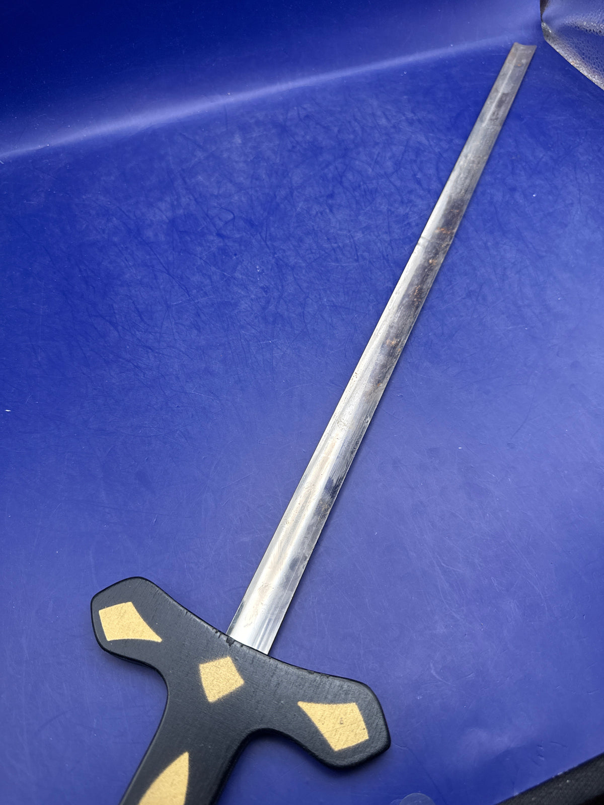 Roydon’s Swallowing Sword (Roydon Magic)