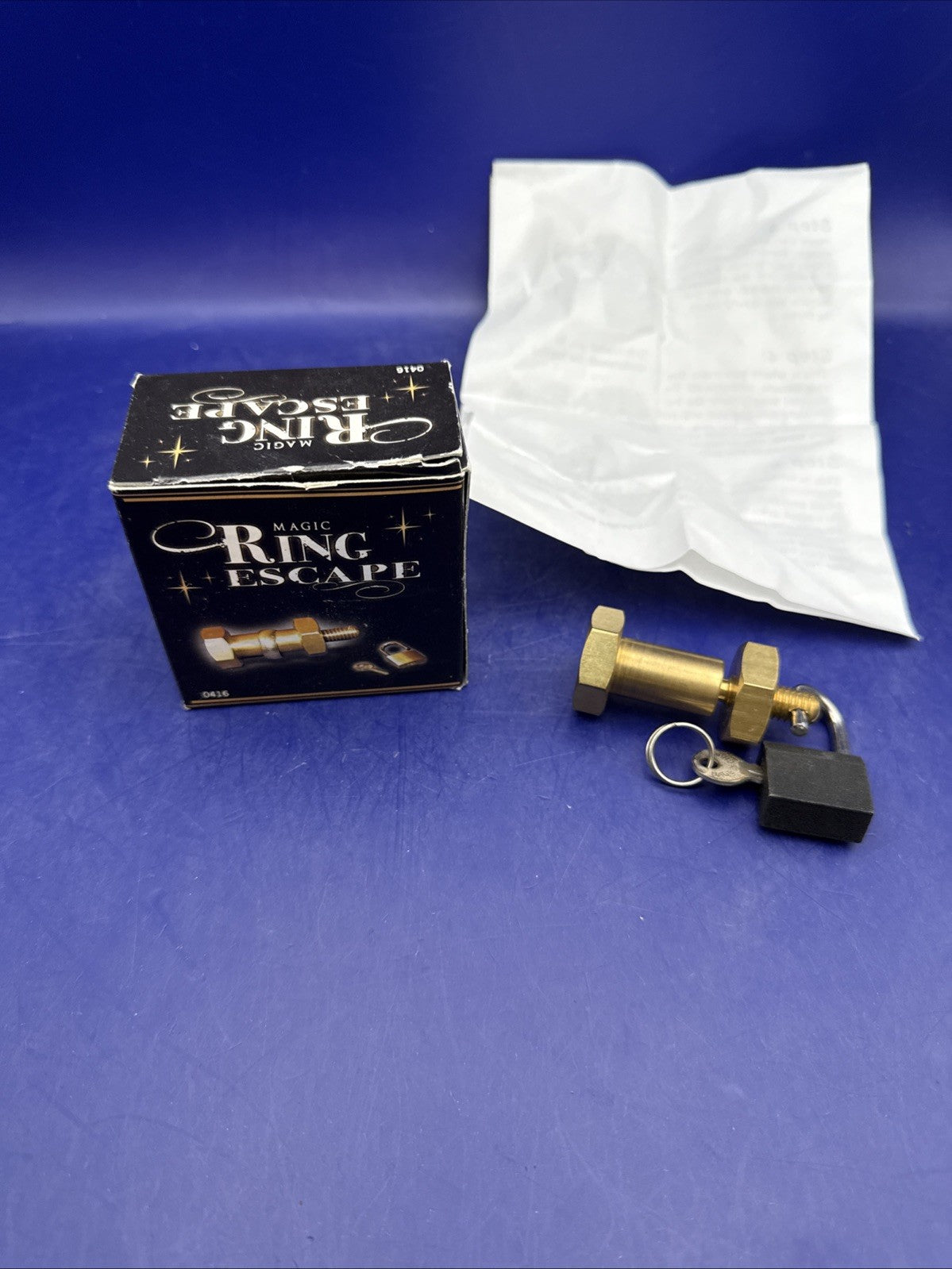 Magic Makers Ring Escape - Close-up Magic Trick