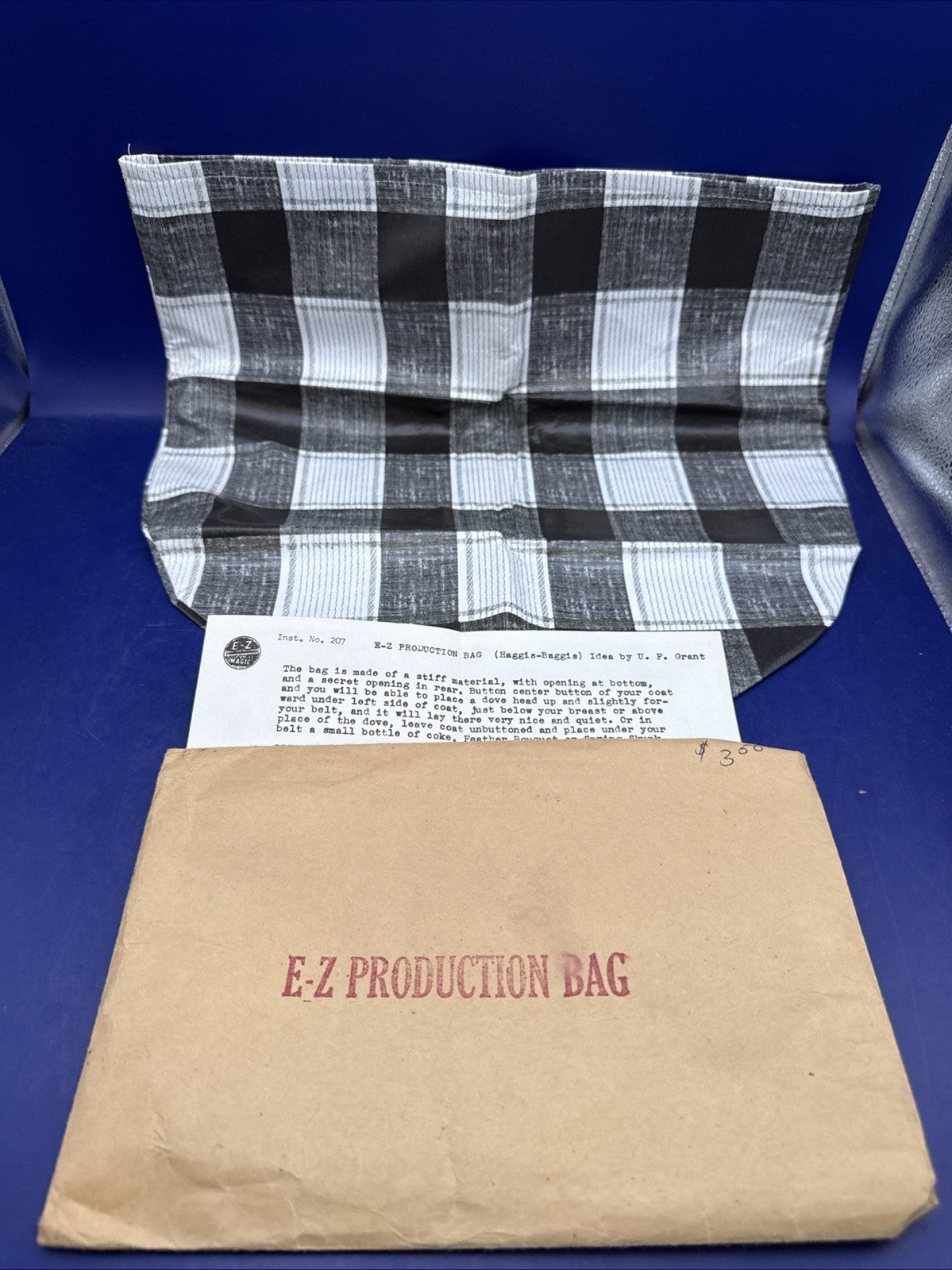 E-Z Production Bag-Haggis-Baggis UF Grant-D. Robbins VNTG NOS Dove Production