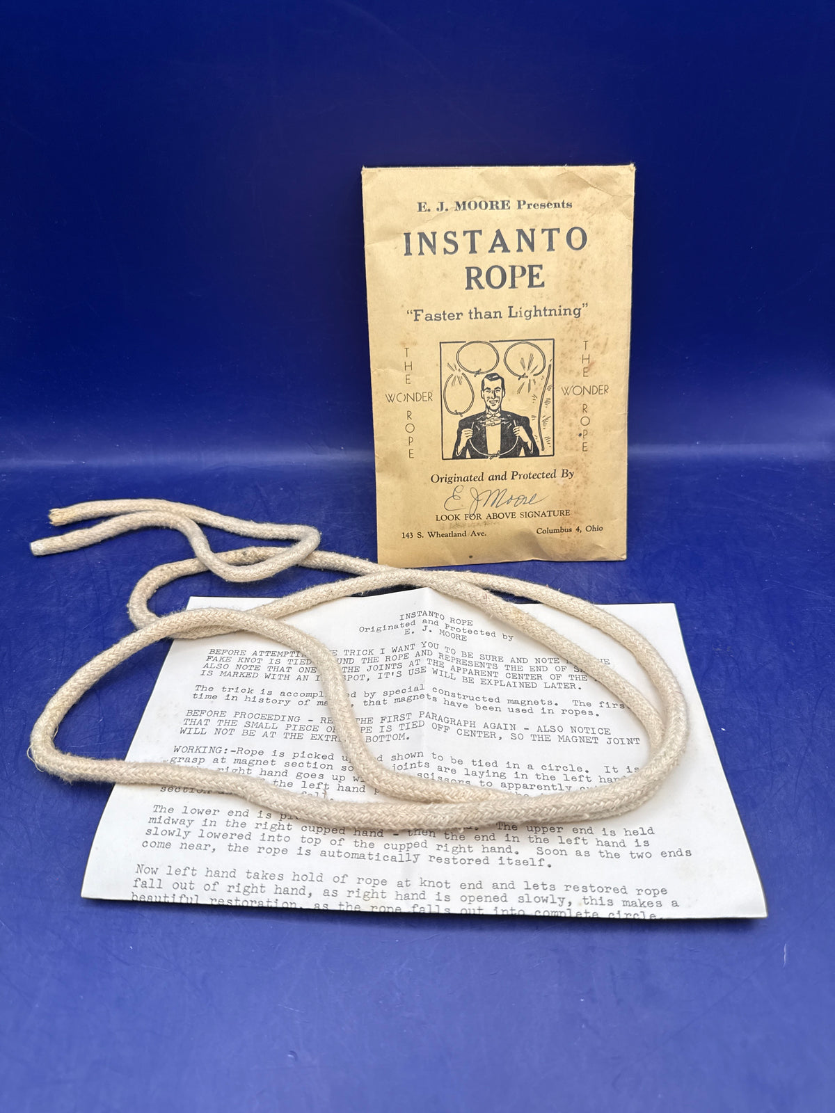 Instanto Rope by E.J. Moore – SIGNED Vintage Gimmicked 1st Magnetic Rope Routine