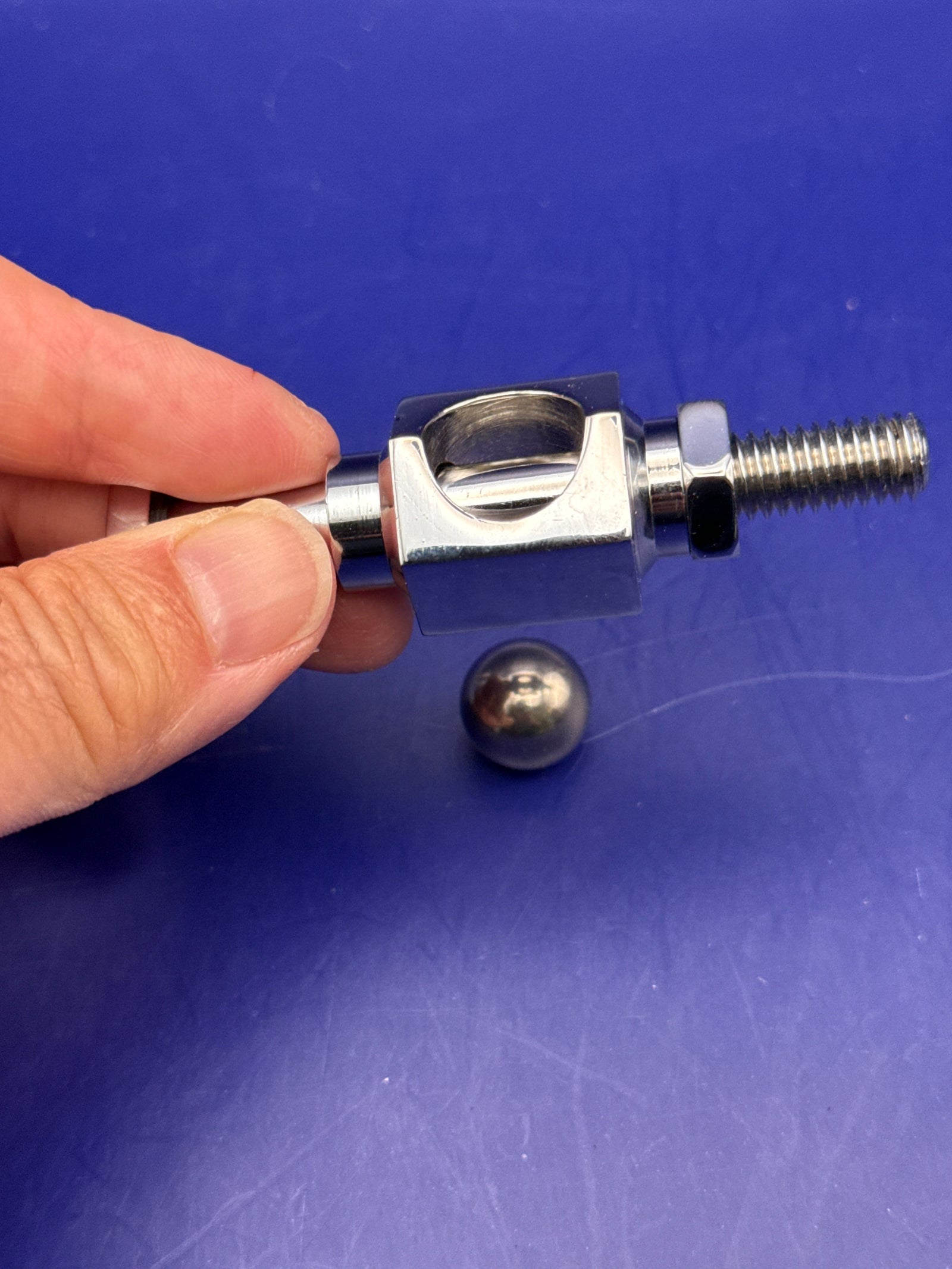 Deluxe Steel Ball Thru Bolt by Viking Magic / R.O. Magic Germany
