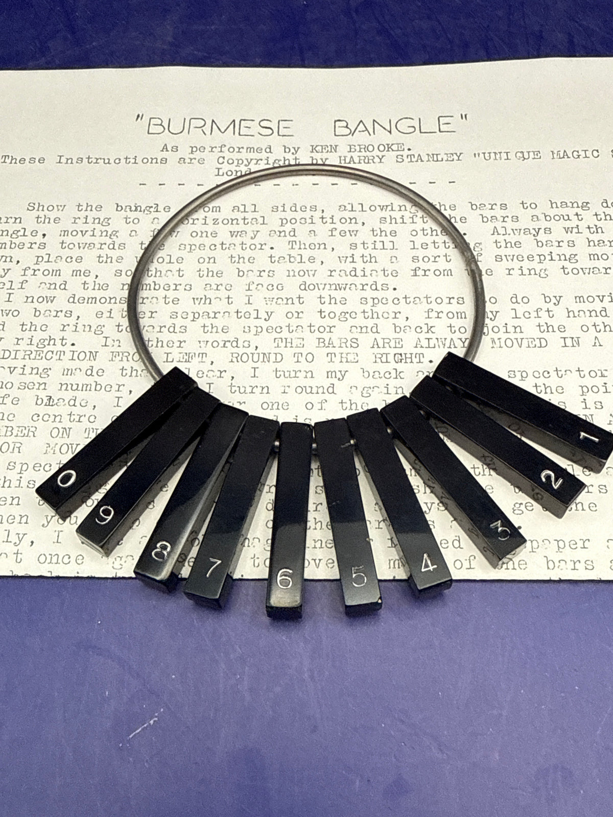 Burmese Bangle - Ken Brooke / Harry Stanley "Unique Magic Studio", London) – Ultra Rare Vintage Pocket Mentalism
