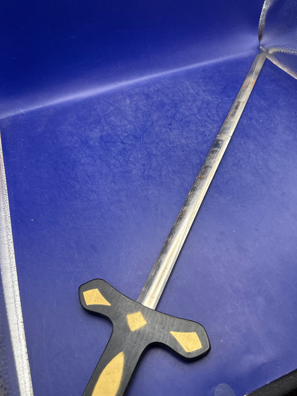 Roydon’s Swallowing Sword (Roydon Magic)