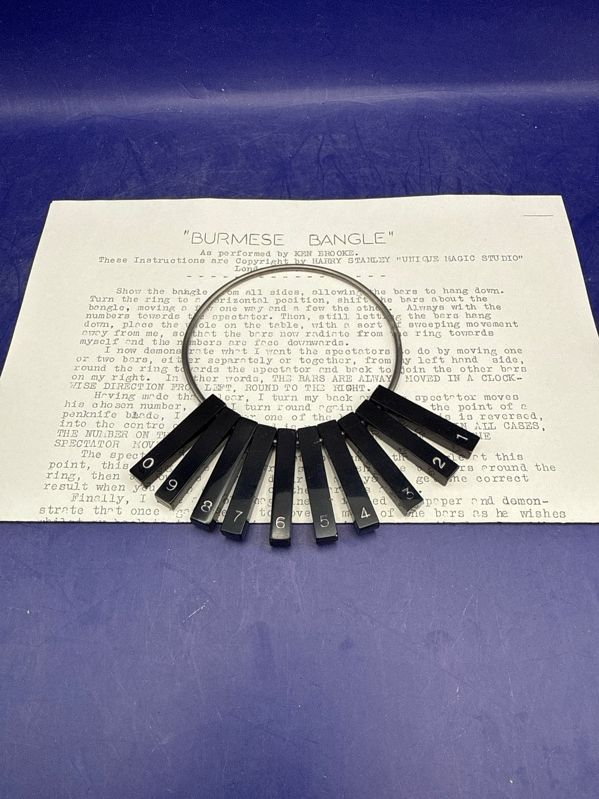Burmese Bangle - Ken Brooke / Harry Stanley "Unique Magic Studio", London) – Ultra Rare Vintage Pocket Mentalism
