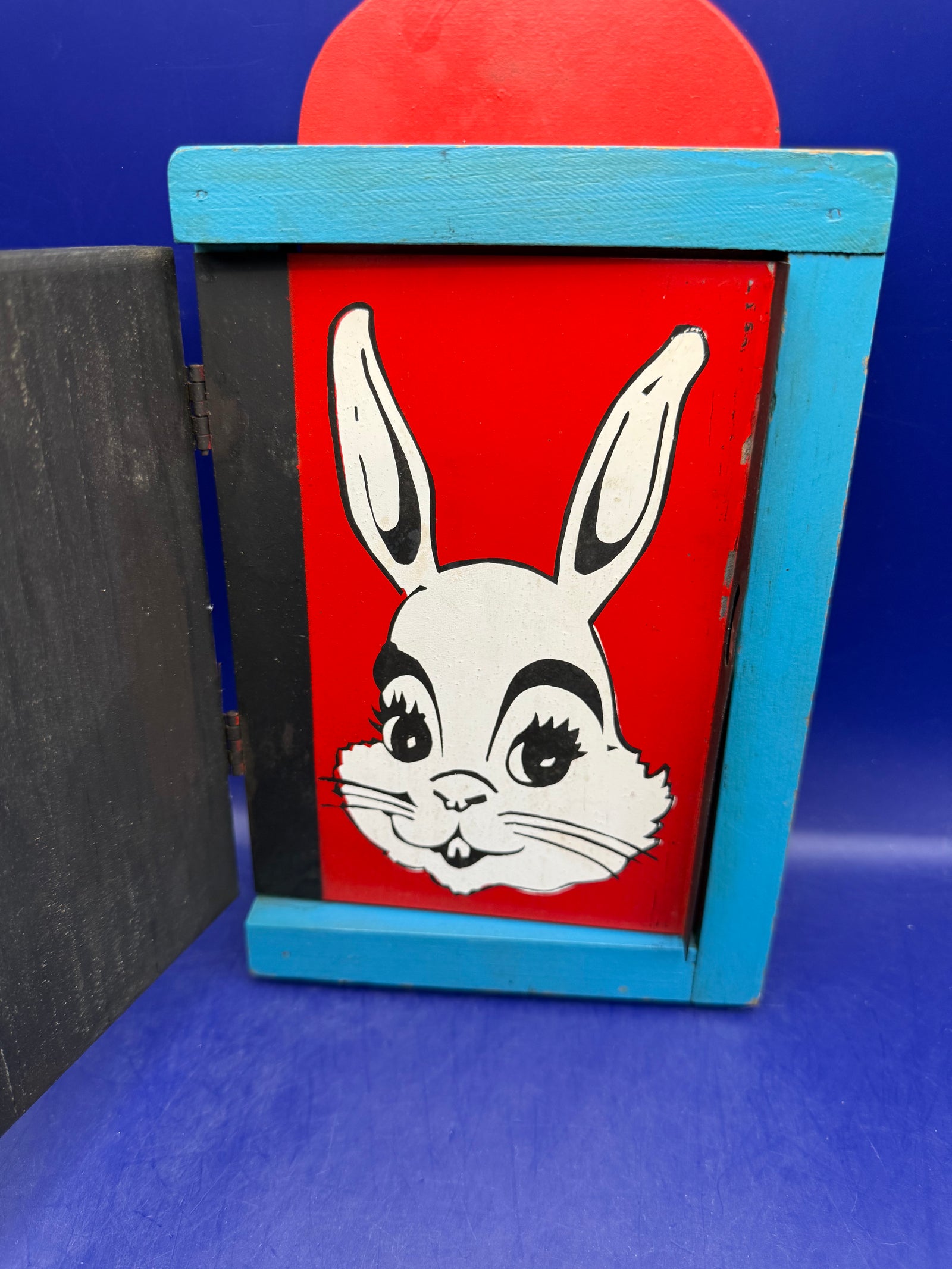 Fraidy Cat Rabbit - Early Gene Gordon - Ed Kline Model c1960’s Flat Bottom