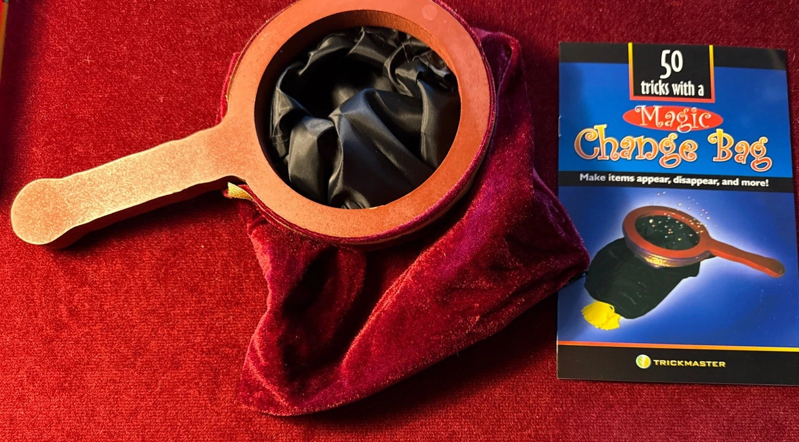 One Hand Zipper Change Bag With Book 50 Tricks - Easy To Do Magic