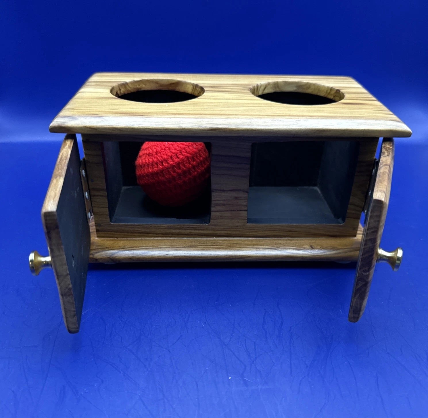Ballusion Die Box-Sucker Ball-Viking Magic Mfg-Batra-Die Box To Fool Magician