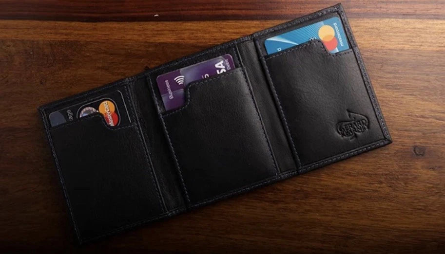 The Peek Wallet (Jaks Style) (Gimmick and Online Instructions) by Secret Tannery ESTATE