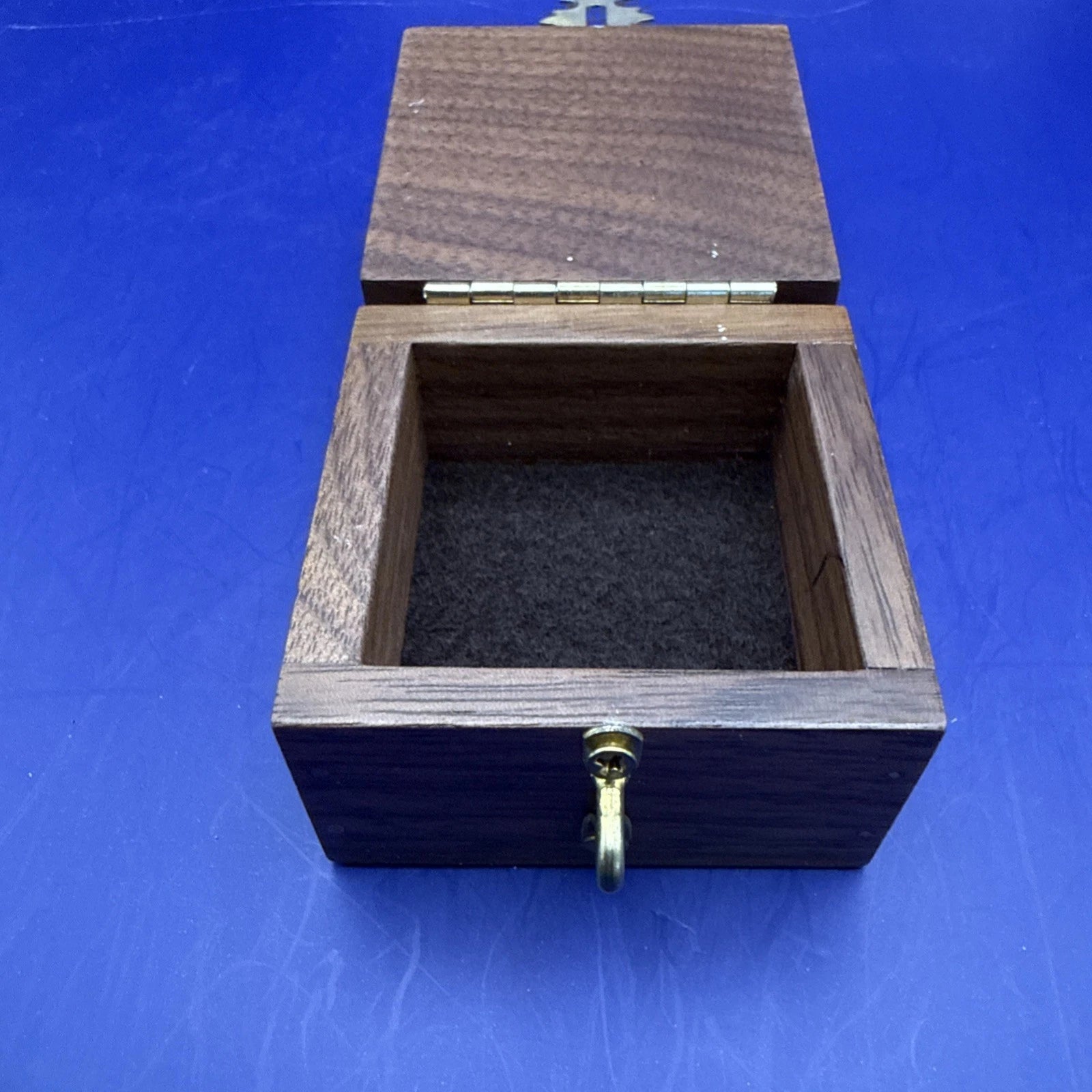 Quarter Go - Magnetic Lippencott Box by Viking Magic Mfg.