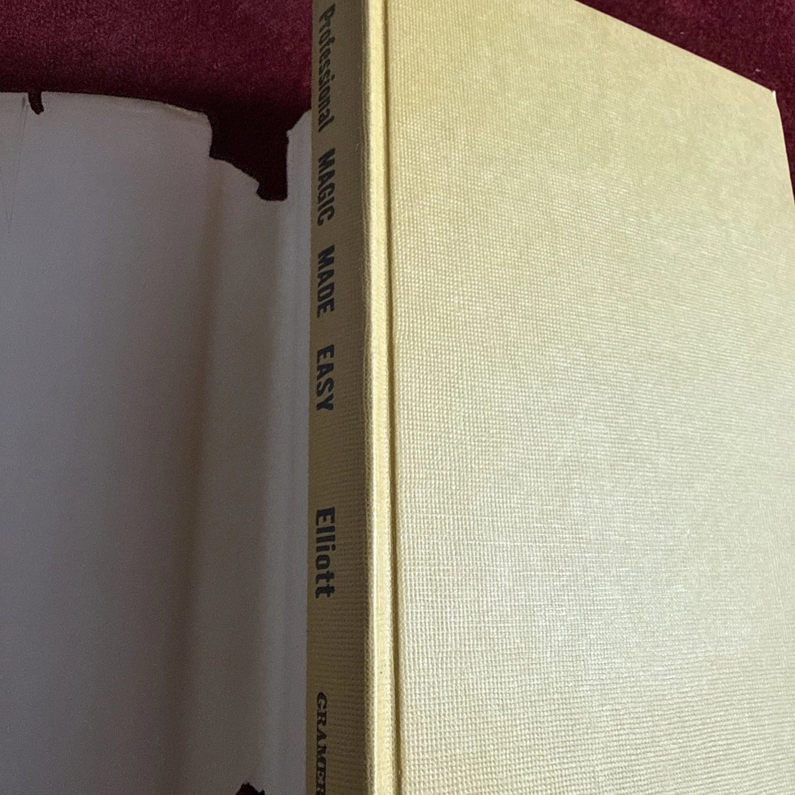 Professional Magic Made Easy - Bruce Elliot - 1959 - ESTATE
